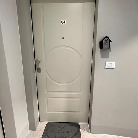 Luxury + Garage *
